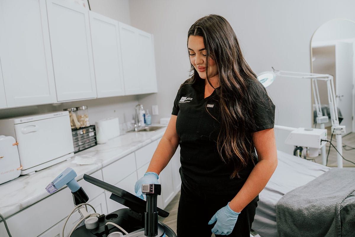 indianapolis morpheus8 specialist using touch pad