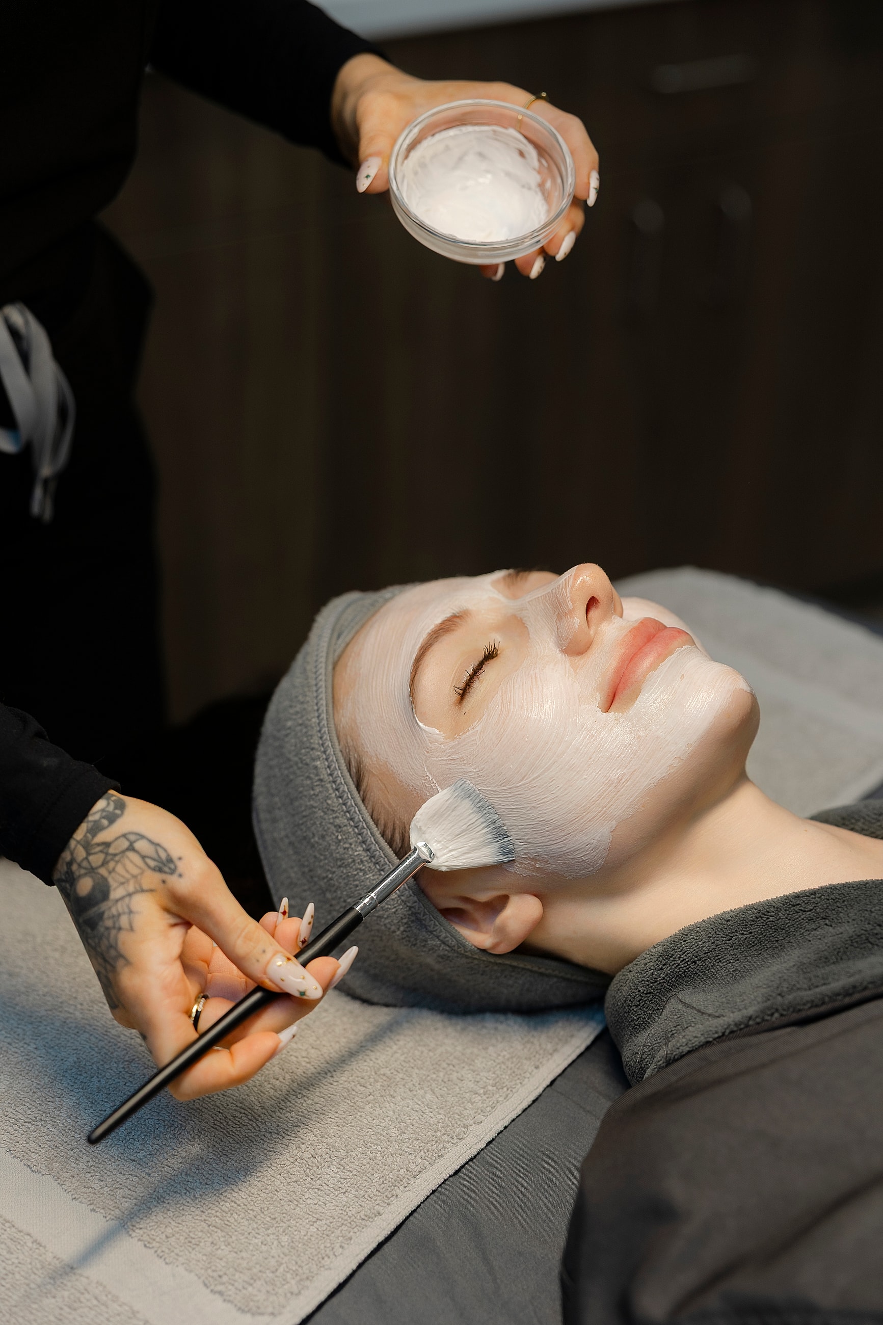 Consultation between doctor and patient in clinic.